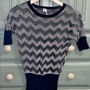 Studio Y Chevron Sparkle Crop Sweater XS
